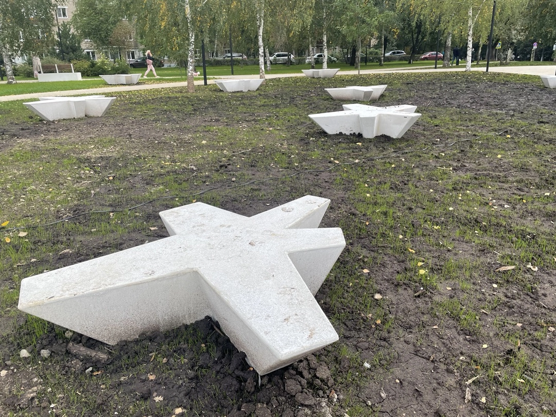 Серия бетонных скамеек 'Лучи'