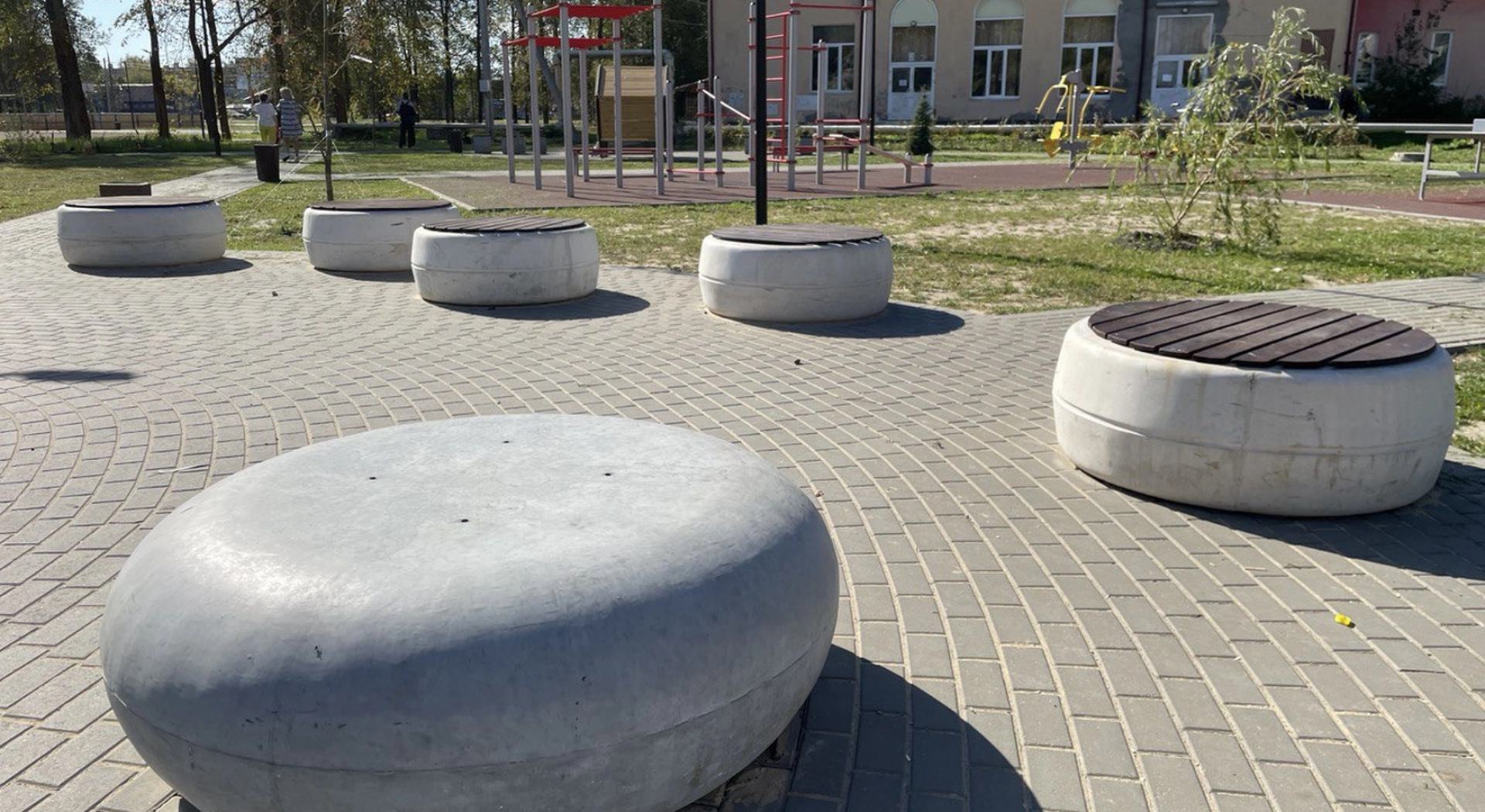 Благоустроен сквер по ул. Бахтина
