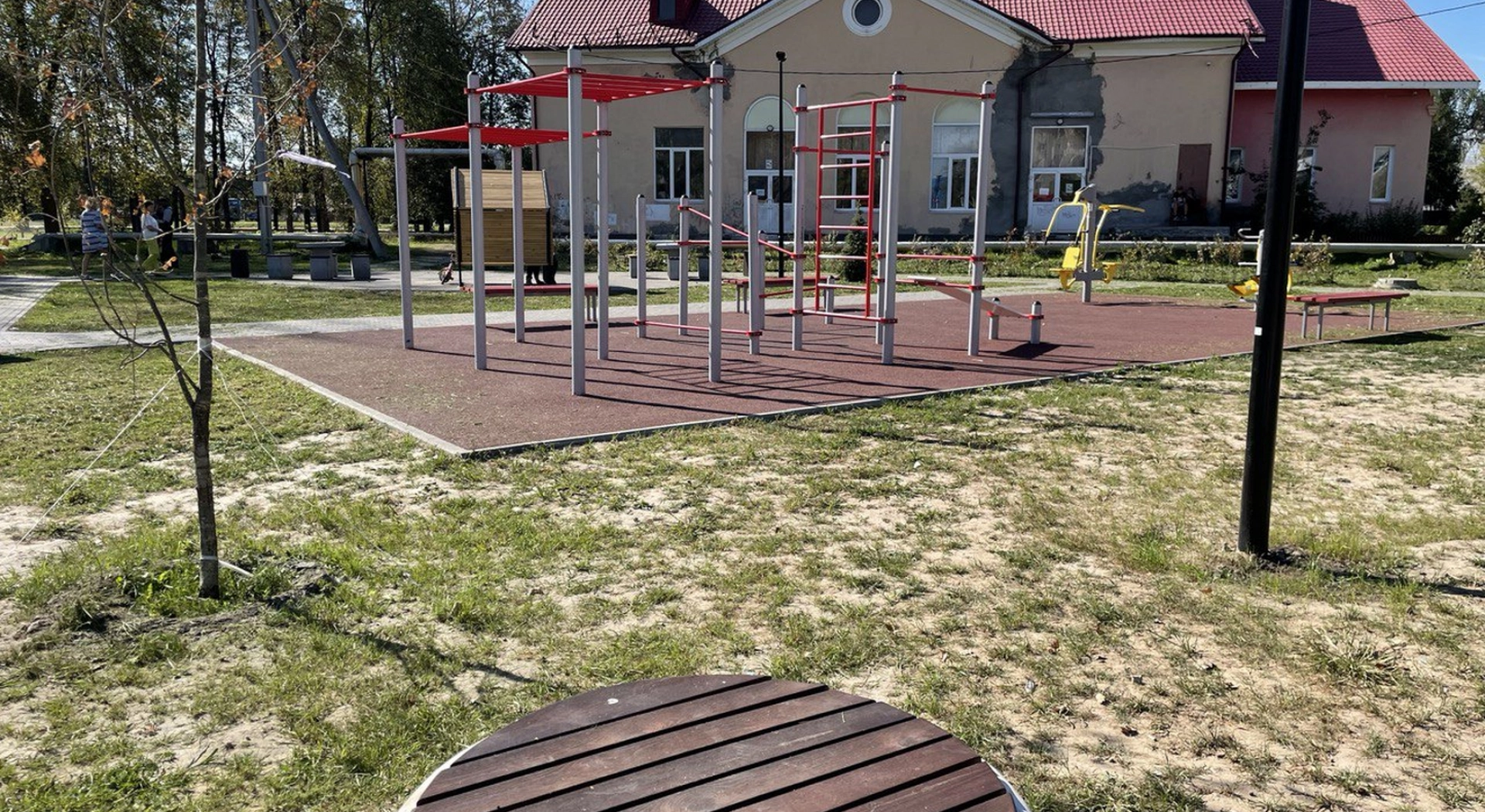 Благоустроен сквер по ул. Бахтина