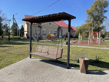 Благоустроен сквер по ул. Бахтина
