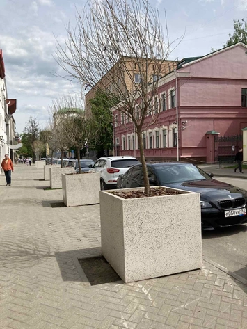 Вазоны из полированного архитектурного бетона