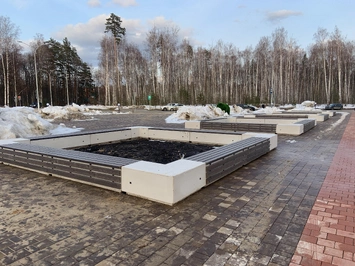 В городе Саров компания 'Новалур' установила скамейки 'Лайтбокс'